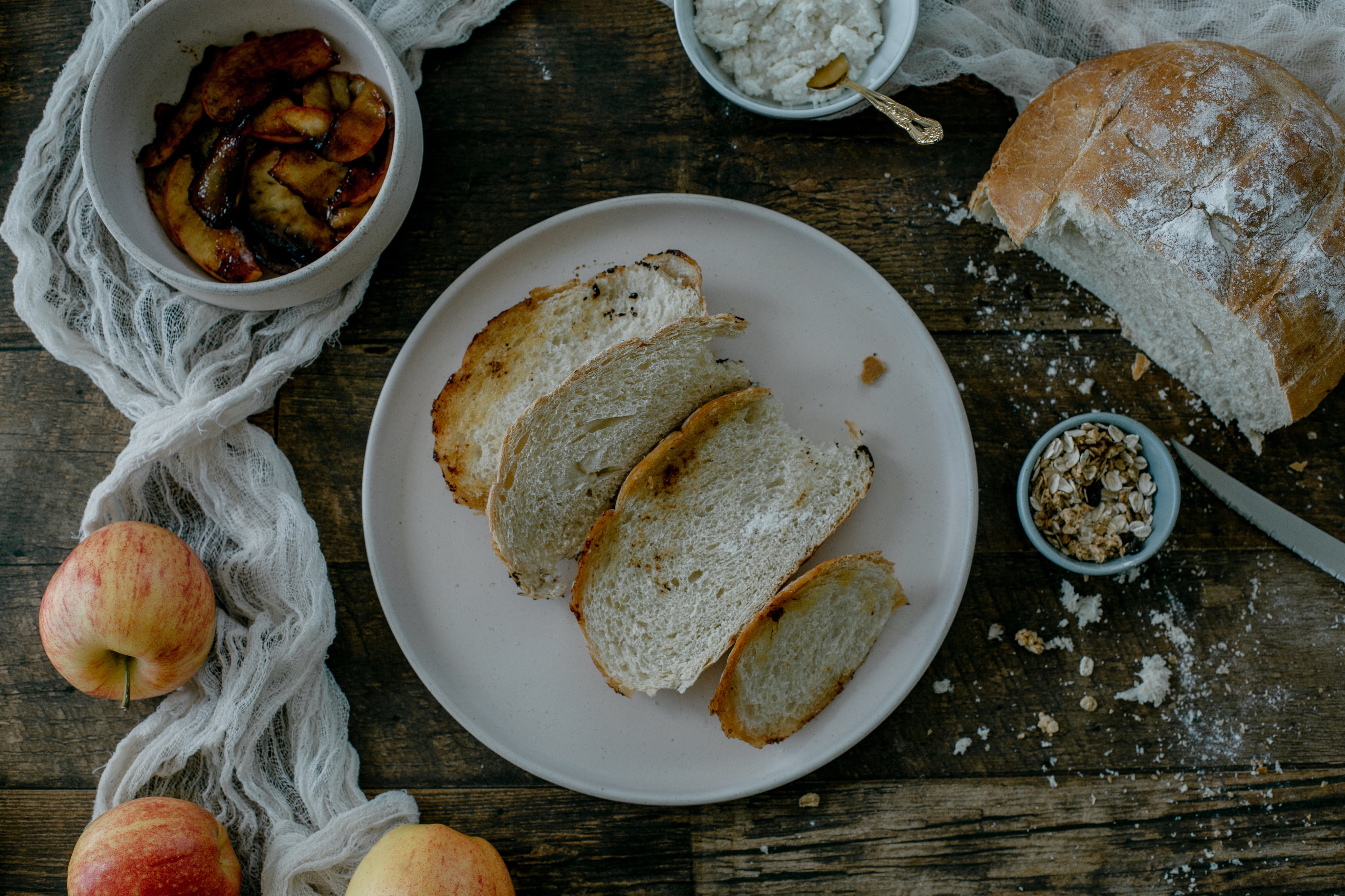 Image of toastley smart toasting bread on table top